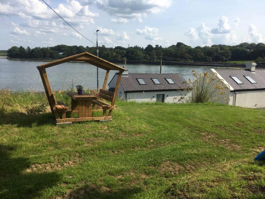 2 Quay Road, Killala. Stunning Sea Front Cottage Buitenkant foto