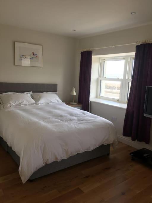 2 Quay Road, Killala. Stunning Sea Front Cottage Buitenkant foto