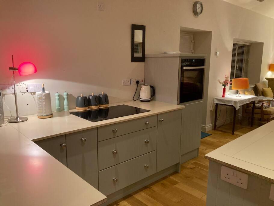 2 Quay Road, Killala. Stunning Sea Front Cottage Buitenkant foto