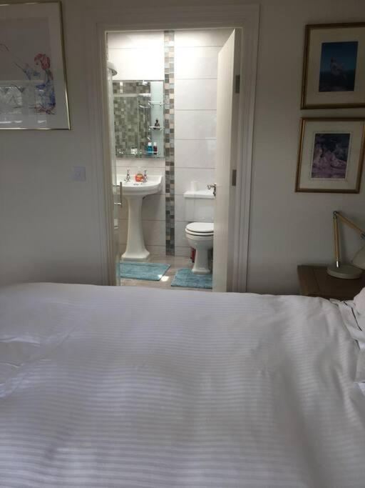 2 Quay Road, Killala. Stunning Sea Front Cottage Buitenkant foto