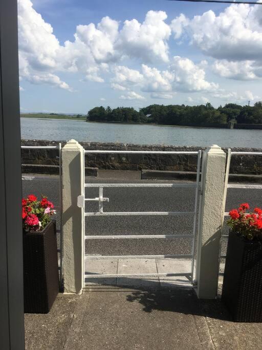 2 Quay Road, Killala. Stunning Sea Front Cottage Buitenkant foto
